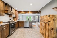 1613 West Woodstock