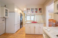 598 East Woodstock