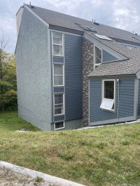 907 East Mountain