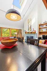 114 High Ridge