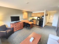 228 East Mountain GRAND HOTEL