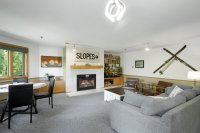 118 High Ridge