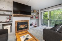 697 East Mountain
