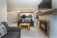 697 East Mountain