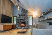 904 Austin Hill Hawk Resort
