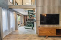 904 Austin Hill Hawk Resort