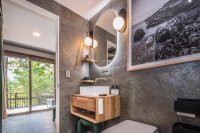 904 Austin Hill Hawk Resort